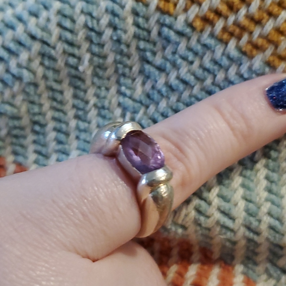 Adorable 925 Silver Ring with Purple Gemstone